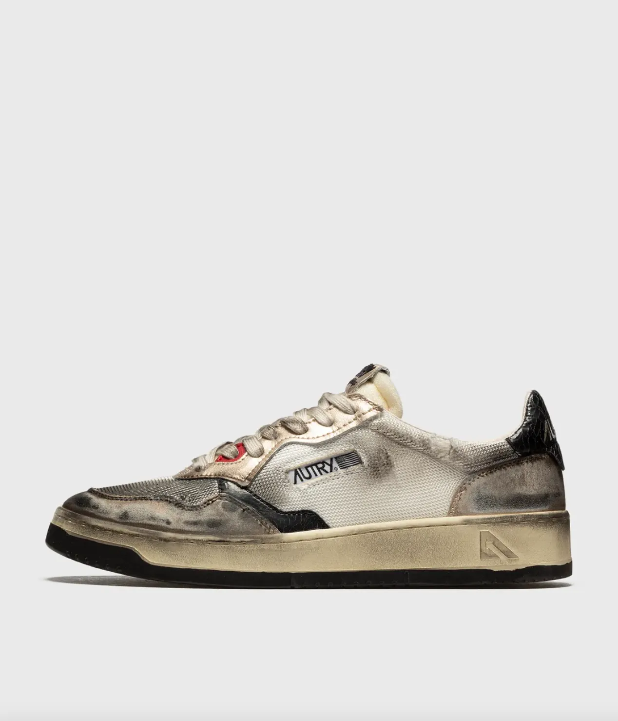 ZAPATILLAS SUPER VINTAGE  LOW BLACK GOLD